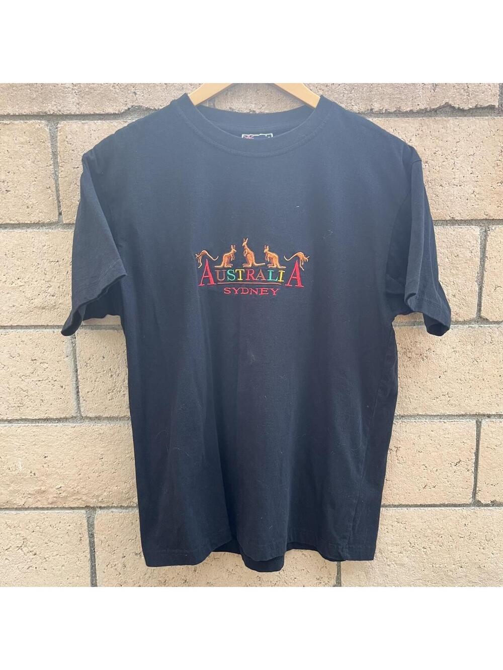 Vintage 90s Australian y2k graphic nature shirt | size M